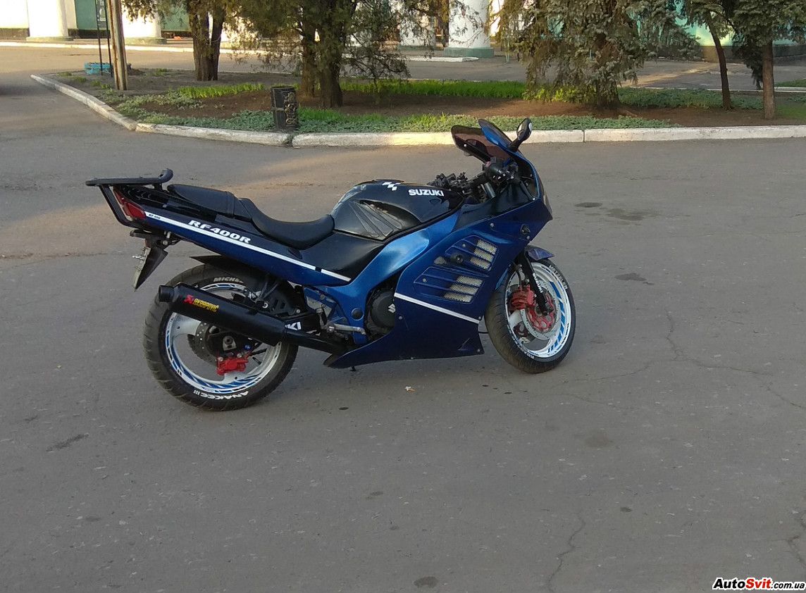  Suzuki RF 