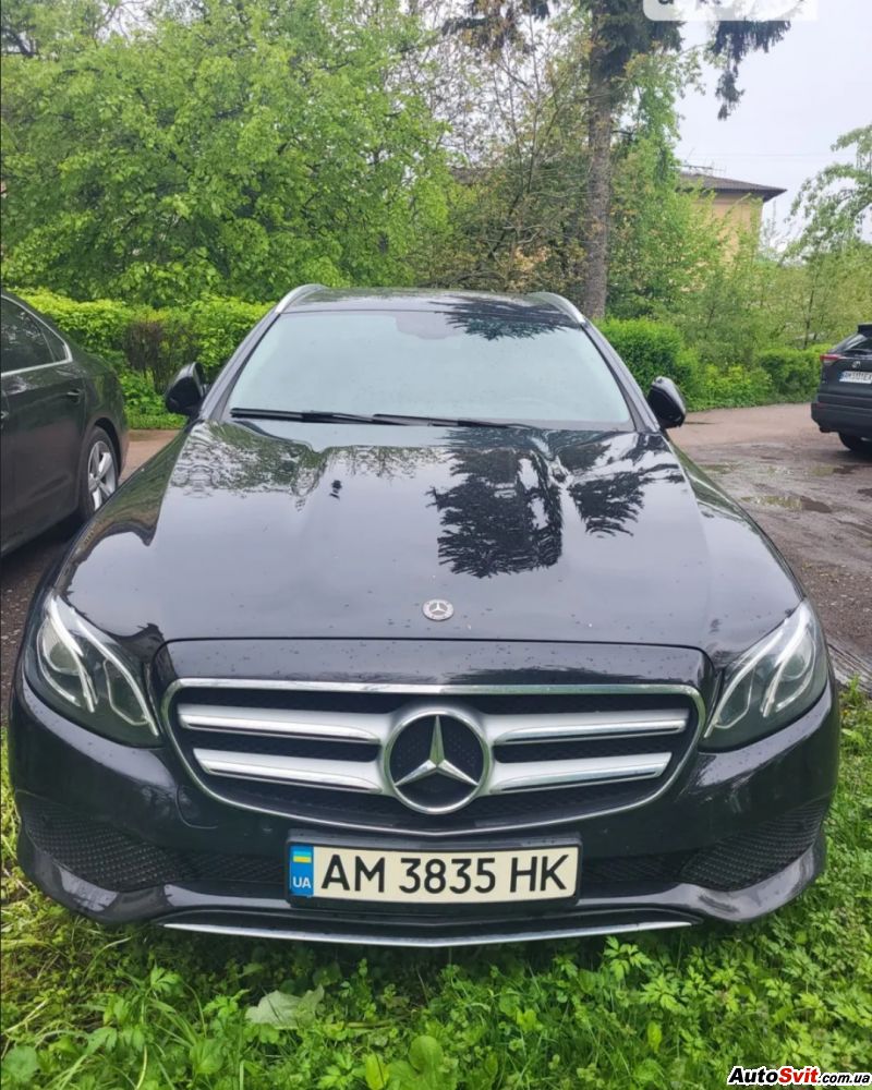 Mercedes 220 