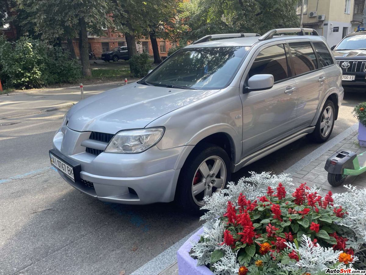 Mitsubishi Outlander ,  #1